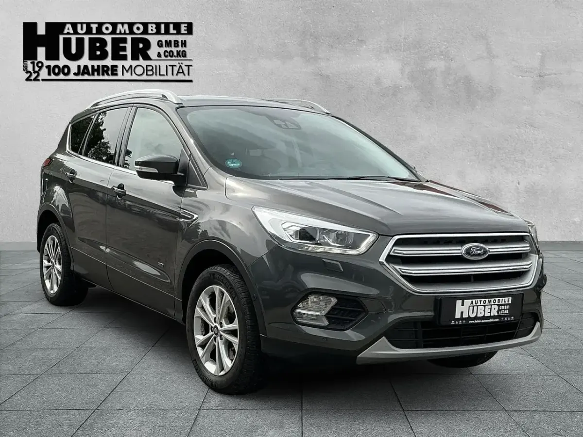 Gebraucht Ford Kuga Titanium 242 PS (177 kW) 2018 Grau metallic SUV