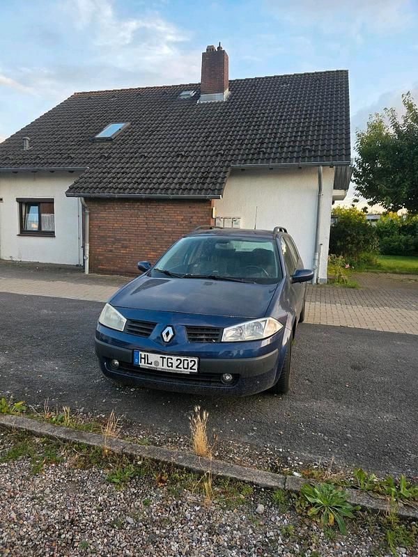 Blau Gebraucht 2005 Renault Mégane GrandTour Kombi | 500 € (Superpreis) - Bild 1/4