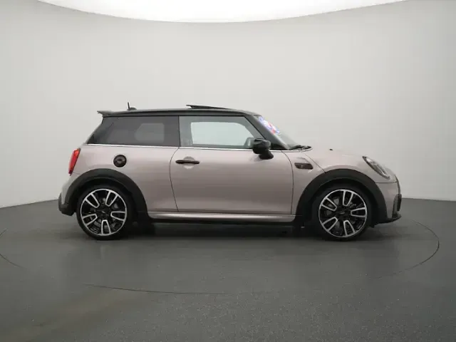 Gebraucht Mini Cooper S 178 PS (130 kW) 2023 Schwarz / rooftop grey (metallic) Kleinwagen