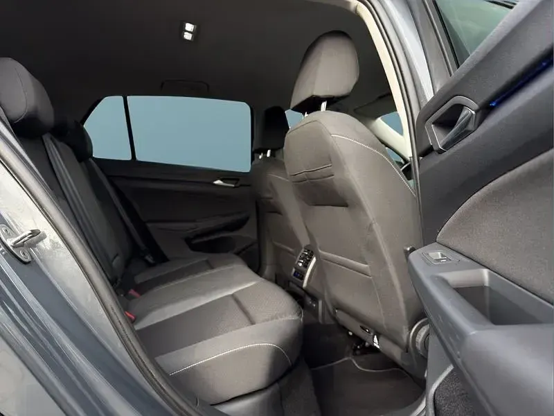Gebraucht VW Golf VIII 116 PS (85 kW) 2023 Grau Kleinwagen