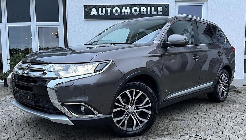Braun Gebraucht 2016 Mitsubishi Outlander Top SUV | 15.979 € (Fairer Preis) - Bild 1/4