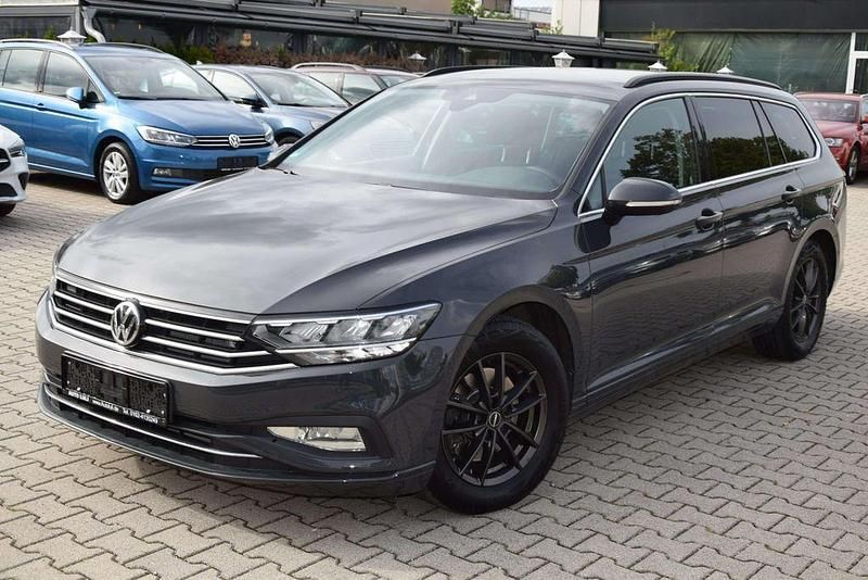 Grau Gebraucht 2020 VW Passat Business Kombi | 16.900 € (Fairer Preis) - Bild 1/4