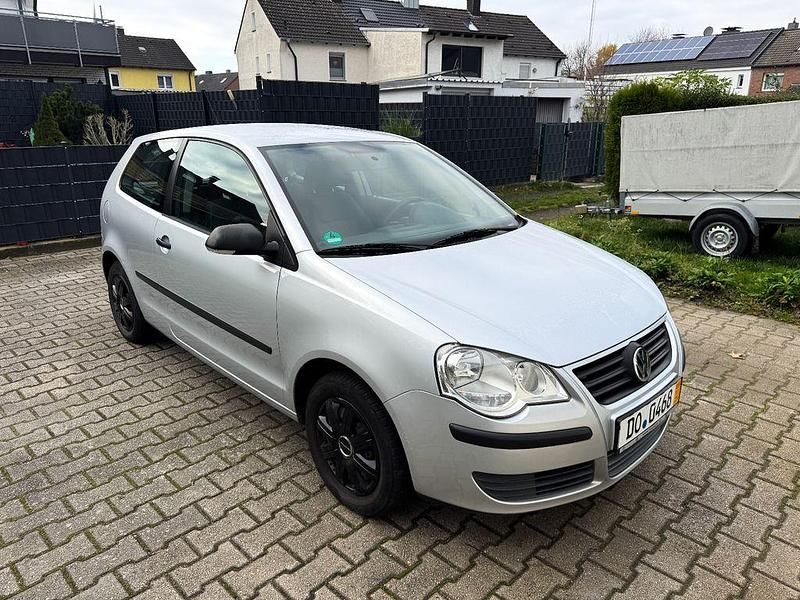 Gebraucht VW Polo Basis 54 PS (39 kW) 2005 Silber Limousine