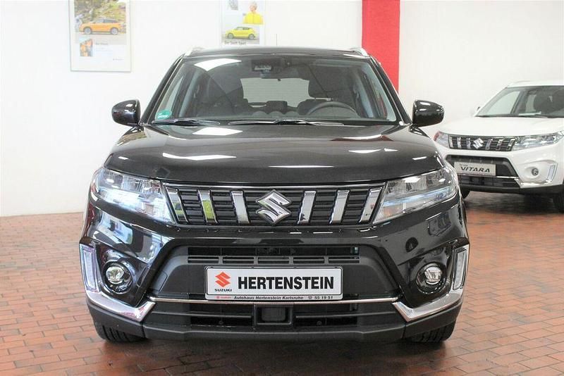 Gebraucht Suzuki Vitara 102 PS (75 kW) 2023 Schwarz SUV