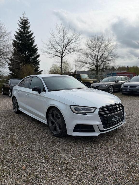 Second-hand Audi A3 S-Line 150 CP (110 kW) 2017 Alb Berlinǎ