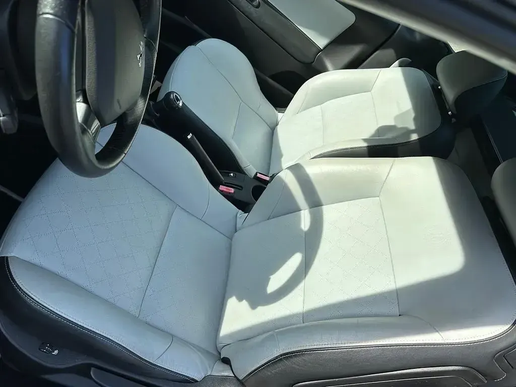 Gebraucht Peugeot 207 CC 120 PS (88 kW) 2013 Schwarz Cabrio