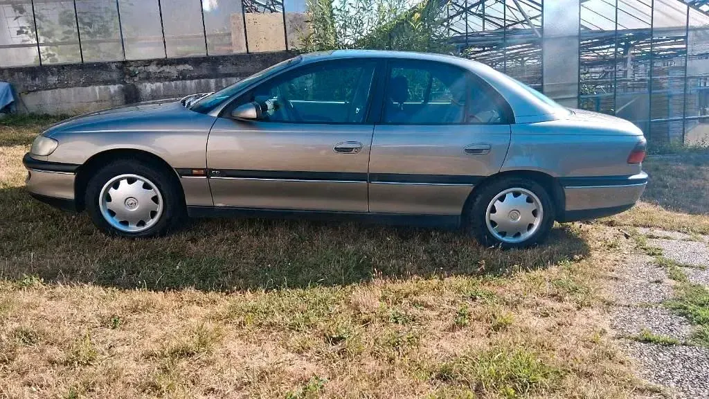 Gebraucht Opel Omega 136 PS (100 kW) 1998 Gold Limousine