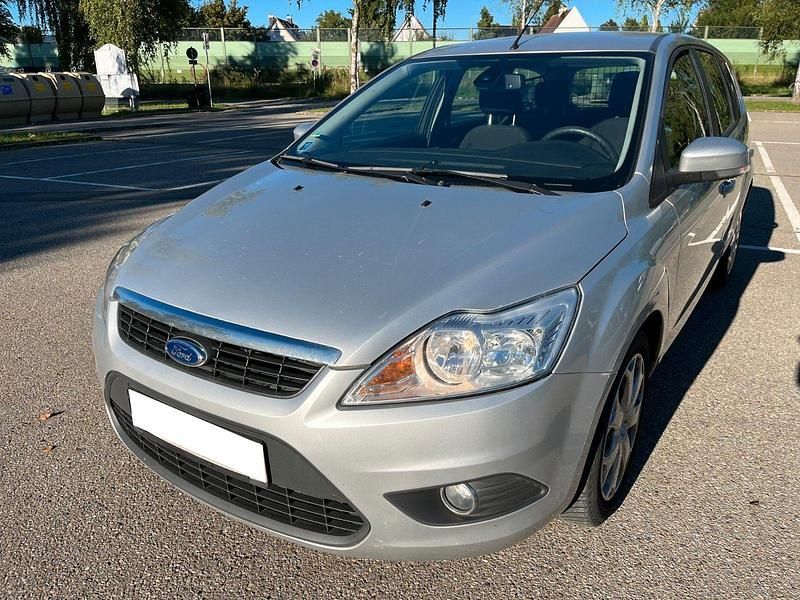 Silber Gebraucht 2010 Ford Focus Kombi | 2.990 € (Guter Preis) - Bild 1/4