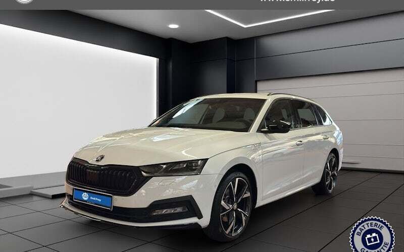 Moonweiß perleffekt Gebraucht 2022 Skoda Octavia SportLine Kombi | 26.890 € (Fairer Preis) - Bild 1/3