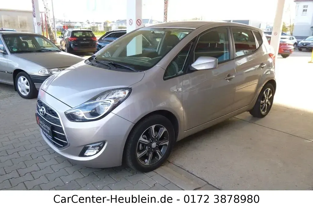 Gebraucht Hyundai i20 Space 90 PS (66 kW) 2018 Beige Van / Kleinbus