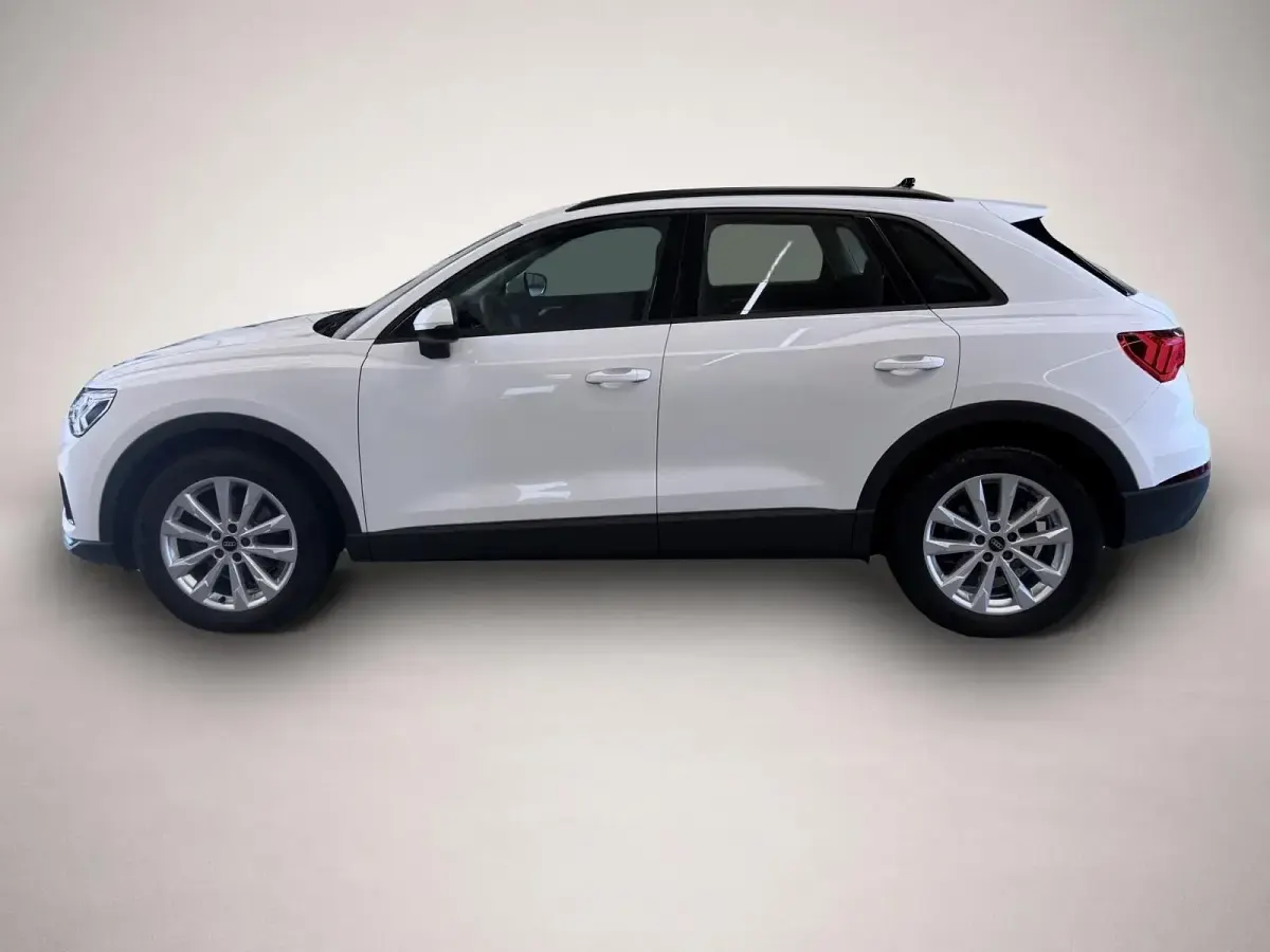 Gebraucht Audi Q3 Ambiente 150 PS (110 kW) 2023 Manufacturer SUV