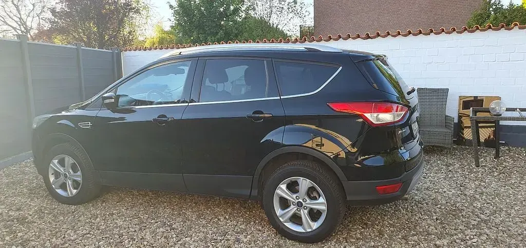 Używany Ford Kuga Trend 150 KM (110 kW) 2016 Czarny SUV