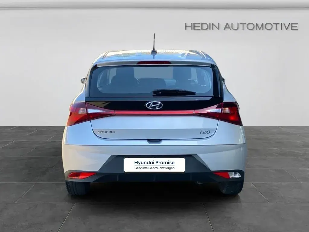 Gebraucht Hyundai i20 101 PS (74 kW) 2022 Silber Kleinwagen
