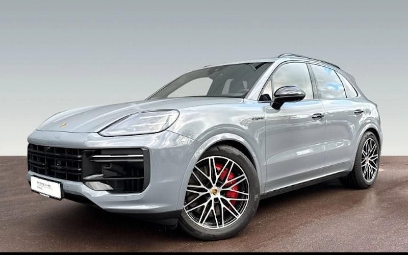 Arktikgrau Gebraucht 2024 Porsche Cayenne Turbo E-Hybrid SUV | 175.900 € - Bild 1/4