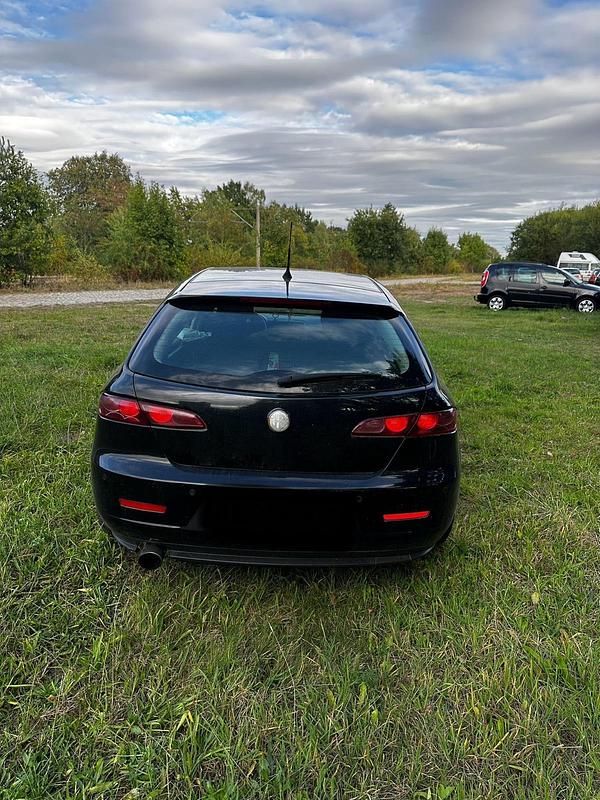 Schwarz Gebraucht 2008 Alfa Romeo 159 Kombi | 1.100 € (Fairer Preis) - Bild 1/4