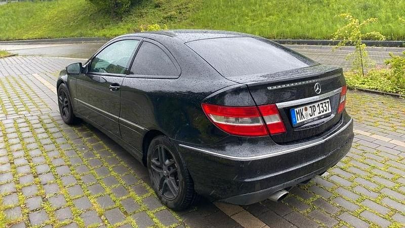 Gebraucht Mercedes CLC180 143 PS (105 kW) 2010 Schwarz Kleinwagen
