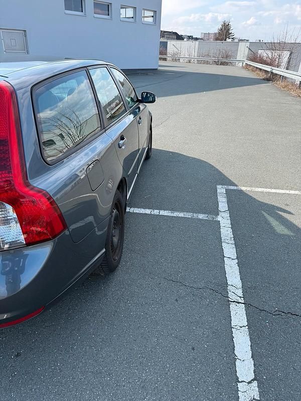 Gebraucht Volvo V50 136 PS (100 kW) 2009 Grau Kombi