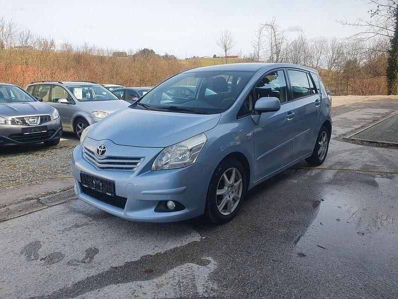 Gebraucht Toyota Verso Life 177 PS (130 kW) 2010 Blau Van / Kleinbus