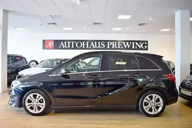 Gebraucht Mercedes B180 Urban 122 PS (89 kW) 2016 Schwarz Kleinwagen