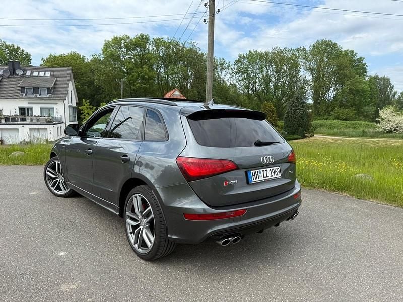 Grau Gebraucht 2017 Audi SQ5 Design SUV | 29.500 € (Fairer Preis) - Bild 1/4