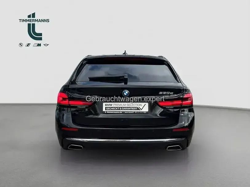 Gebraucht BMW 530e Luxury Line 292 PS (214 kW) 2022 Schwarz uni Kombi