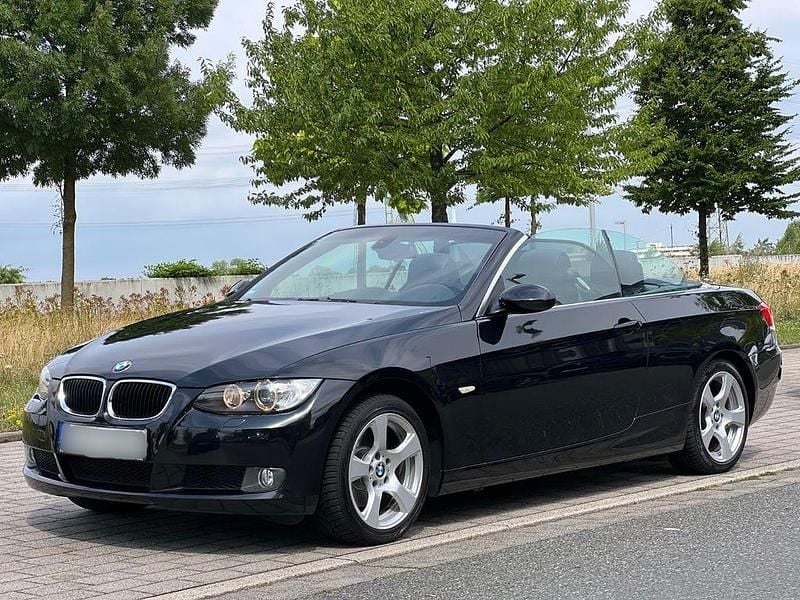Schwarz Gebraucht 2007 BMW 320 Cabriolet Cabrio | 9.490 € (Fairer Preis) - Bild 1/4