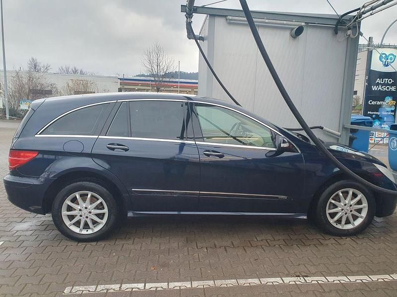 Gebraucht Mercedes R320 224 PS (164 kW) 2006 Blau Van / Kleinbus