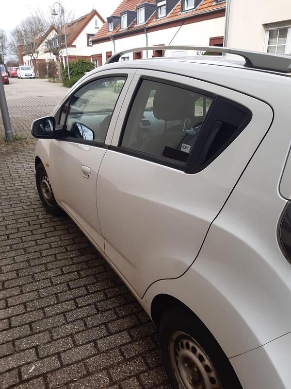 Gebraucht Chevrolet Spark LS 82 PS (60 kW) 2012 Weiß Kleinwagen