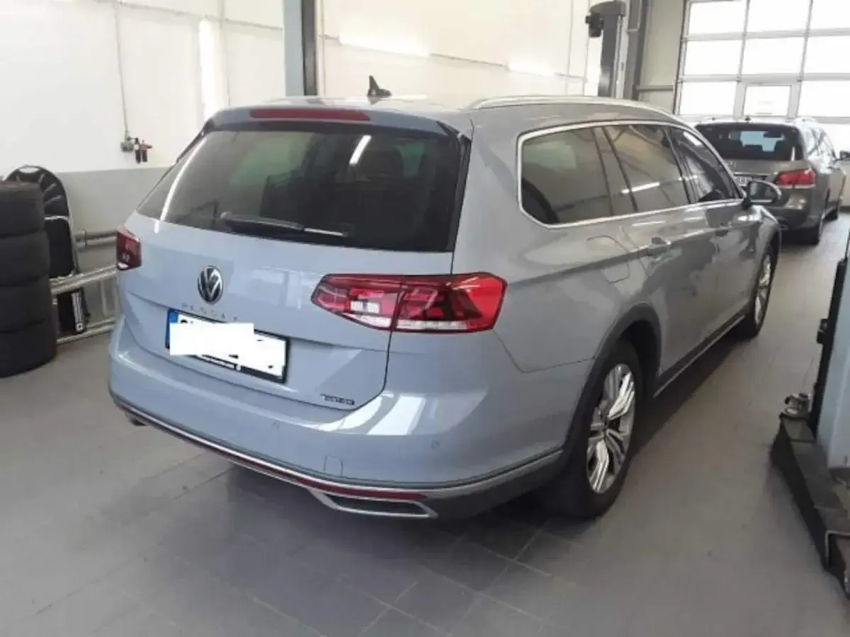 Gebraucht VW Passat Alltrack 200 PS (147 kW) 2022 Grau Kombi