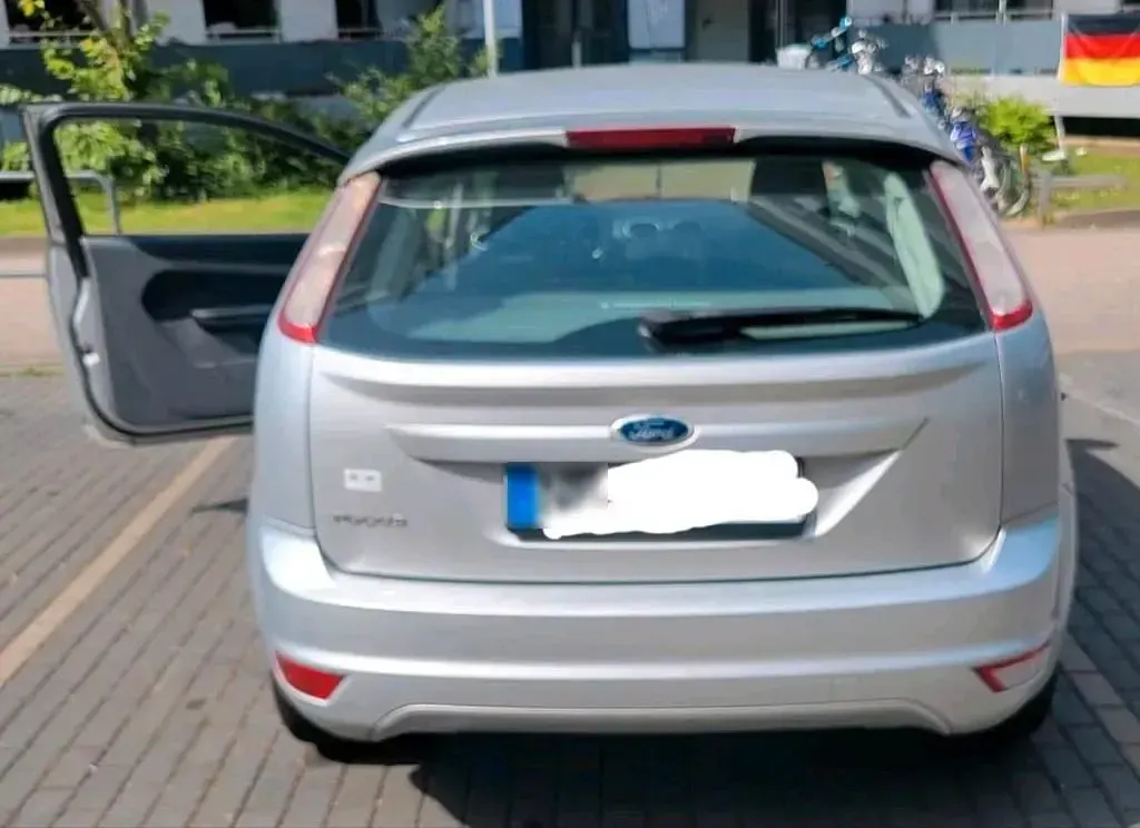 Gebraucht Ford Focus 116 PS (85 kW) 2009 Silber Kleinwagen