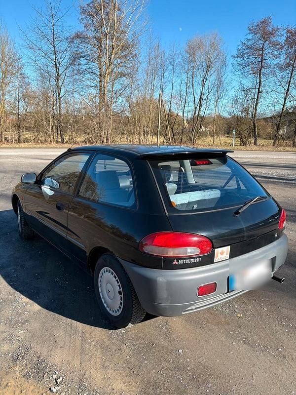 Gebraucht Mitsubishi Colt 75 PS (55 kW) 1992 Schwarz Kleinwagen