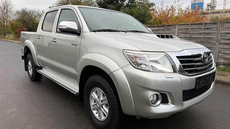 Silber Gebraucht 2014 Toyota HiLux Abholung | 17.950 € (Superpreis) - Bild 1/4