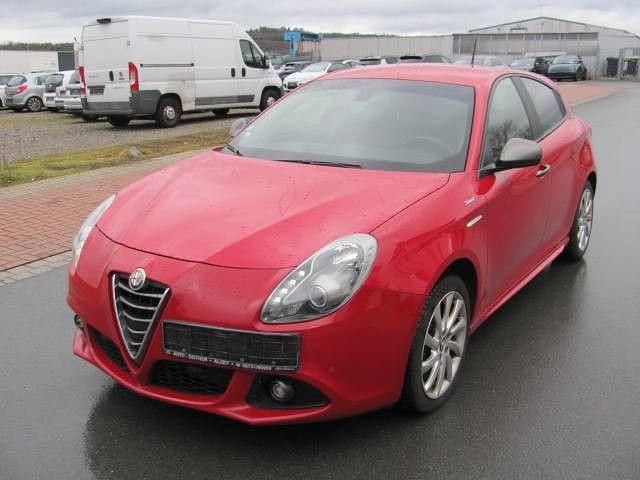Gebraucht Alfa Romeo Giulietta Sprint 150 PS (110 kW) 2015 Rot Kleinwagen