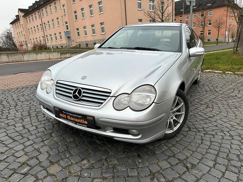 Silber Gebraucht 2003 Mercedes C200 Coupé | 4.300 € (Fairer Preis) - Bild 1/4