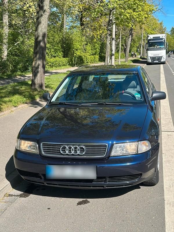Usata Audi A4 125 CV (91 kW) 1995 Blu Berlina