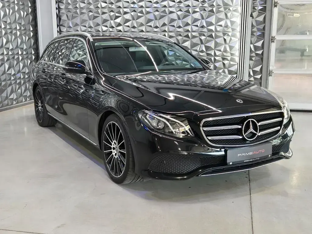 Gebraucht Mercedes E200 Avantgarde 150 PS (110 kW) 2019 Schwarz Kombi