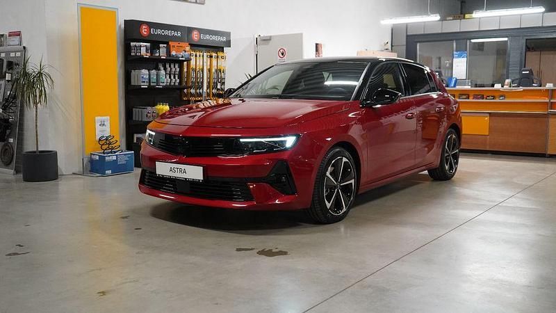 Gebraucht Opel Astra 136 PS (100 kW) 2024 Rot Limousine