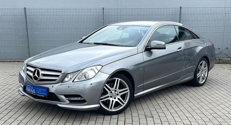 Gebraucht Mercedes E200 Sport 184 PS (135 kW) 2012 Silber Coupé