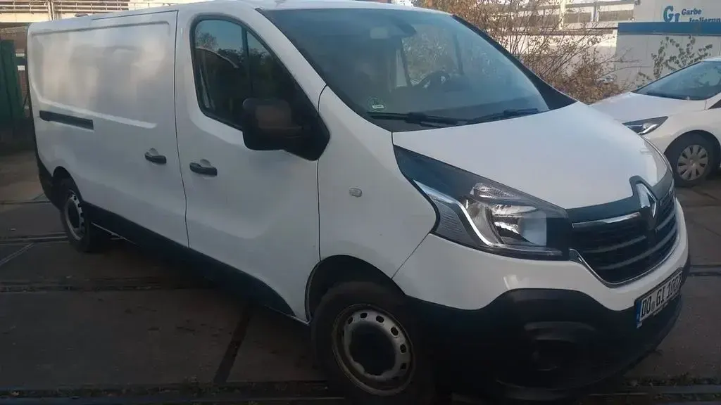 Gebraucht Renault Trafic Komfort 145 PS (106 kW) 2021 Weiß Van / Kleinbus