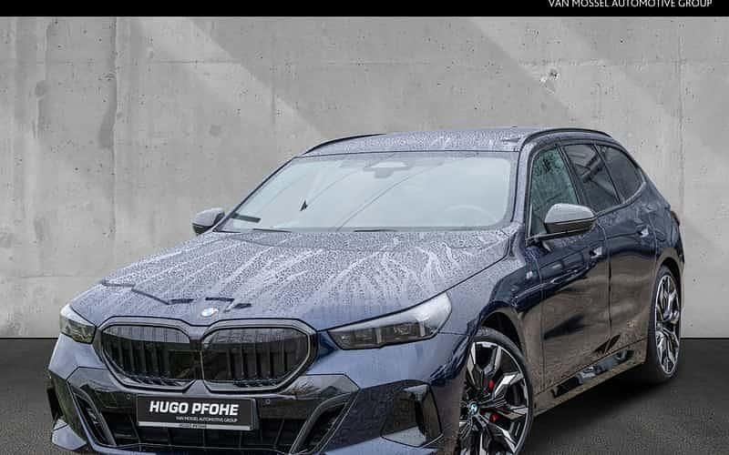 Blau Gebraucht 2024 BMW 520 Kombi | 61.790 € (Teuer) - Bild 1/4