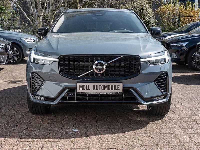 Używany Volvo XC60 Ultimate 250 KM (183 kW) 2024 Szary SUV