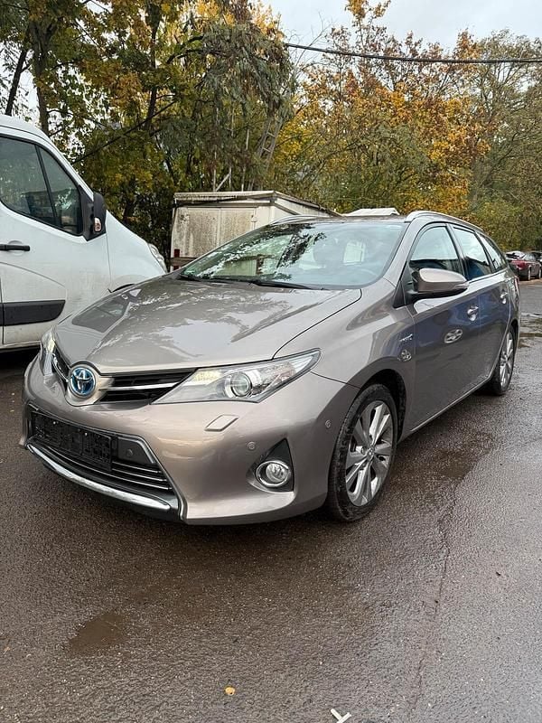 Gebraucht Toyota Auris Hybrid 136 PS (100 kW) 2014 Silber Kombi