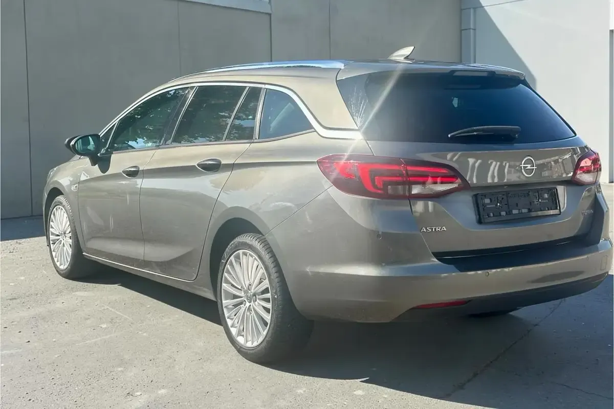 Gebraucht Opel Astra Sport 150 PS (110 kW) 2016 Quarz grau Kombi