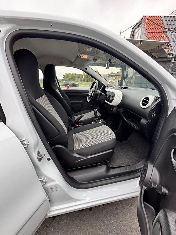 Gebraucht Renault Twingo Life 69 PS (50 kW) 2017 Weiß Kleinwagen