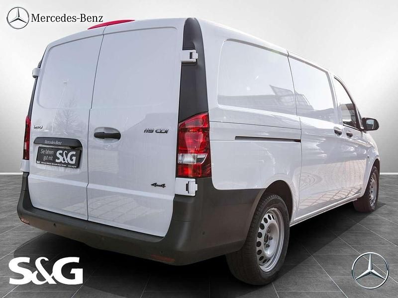 Gebraucht Mercedes Vito 190 PS (139 kW) 2023 Arktikweiß Van