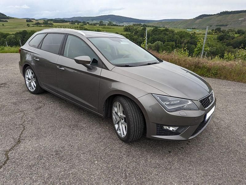 Grau Gebraucht 2014 Seat Leon ST FR Kombi | 11.250 € (Fairer Preis) - Bild 1/4