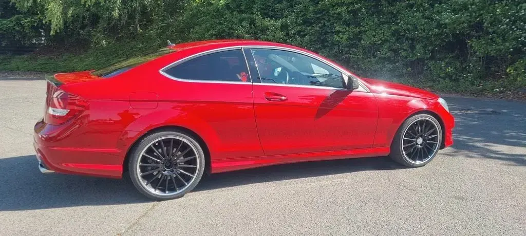 Gebraucht Mercedes C350 306 PS (225 kW) 2011 Rot Coupé