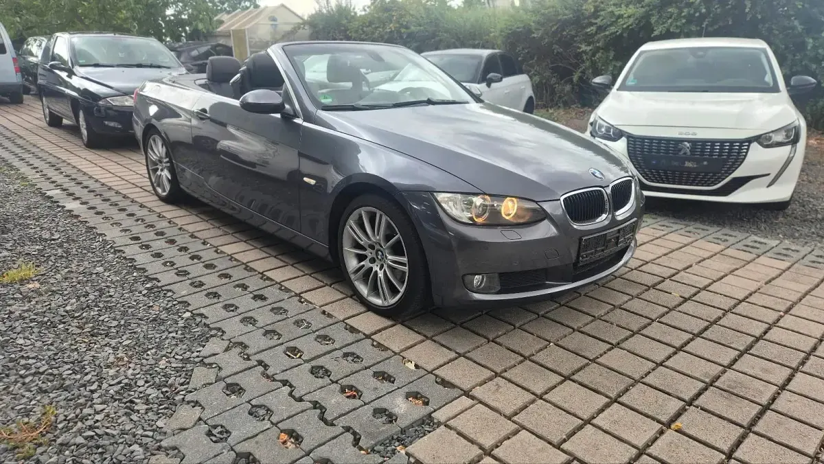Gebraucht BMW 320 Cabriolet 170 PS (125 kW) 2008 Grau Cabrio