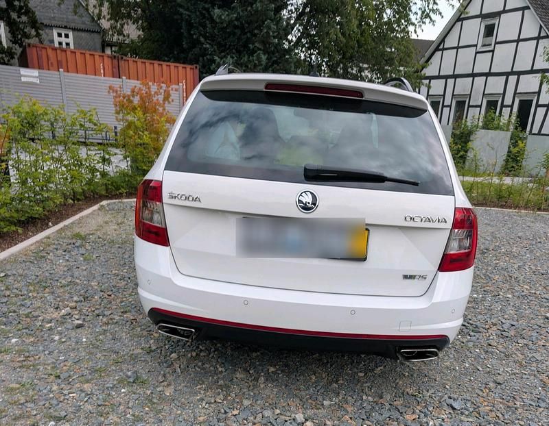 Gebraucht Skoda Octavia RS 220 PS (161 kW) 2016 Weiß Kleinwagen
