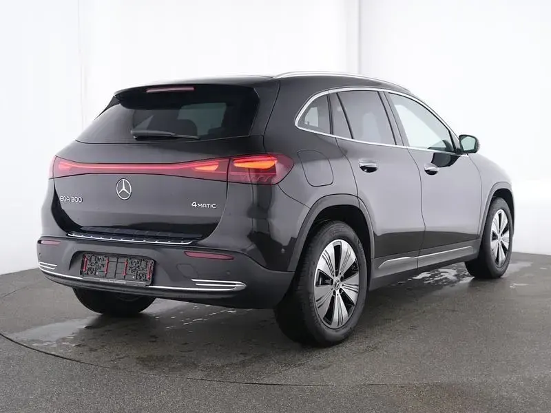 Gebraucht Mercedes EQA300 Advanced Plus 168 kW (229 PS) 2025 Lack kosmosschwarz (metallic) SUV
